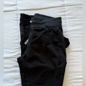 Figs Black Scrub Set